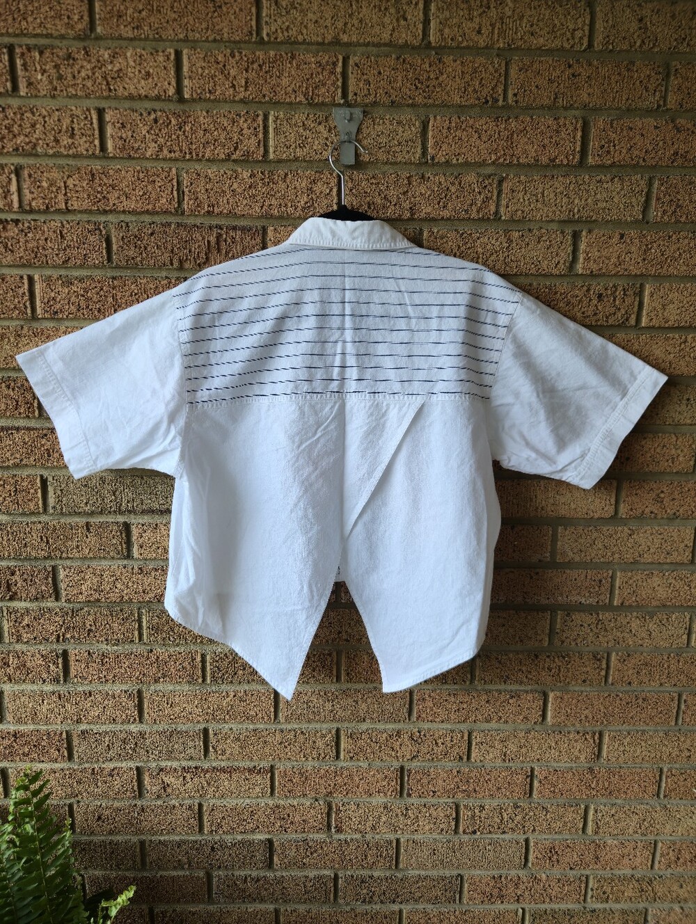 Vintage Shore Club White Short Sleeve Button Down Cropped Split Back Shirt - Picture 2 of 7